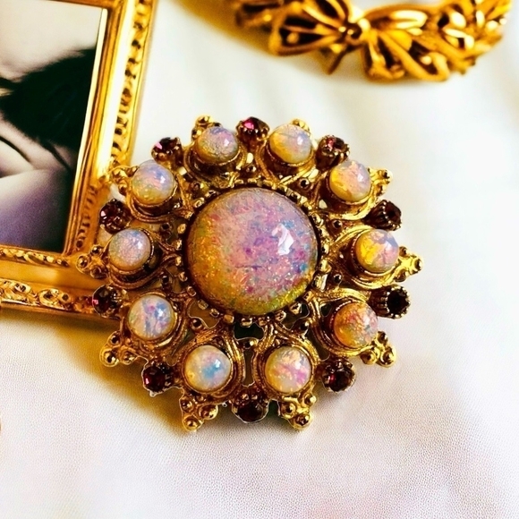 Opalhouse Jewelry - VNTG Women’s Brooch Round Iridescent Opal Beads Purple Crystals Brooch Jewelry